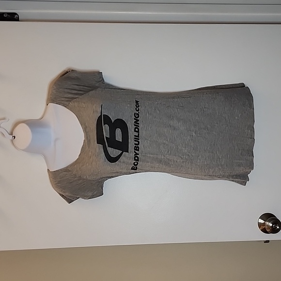Bodybuilding Top, Cutout Back, Gray and Black, Size Small - Picture 1 of 5